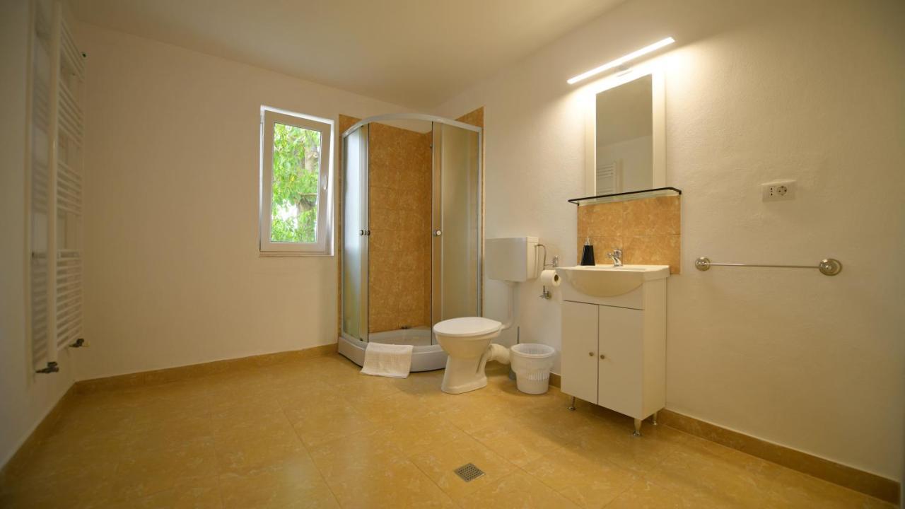 Pensiunea Hera Haţeg Exterior foto